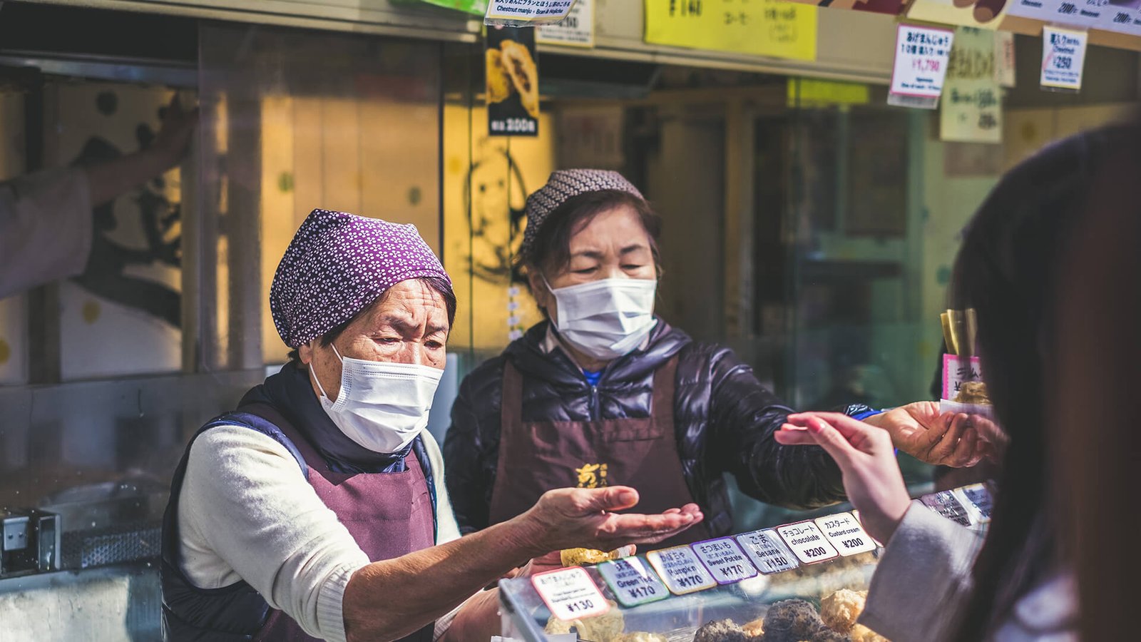 Why Japanese people wear a mask?